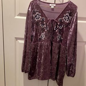 Style and co lavender crushed velvet front lace top
